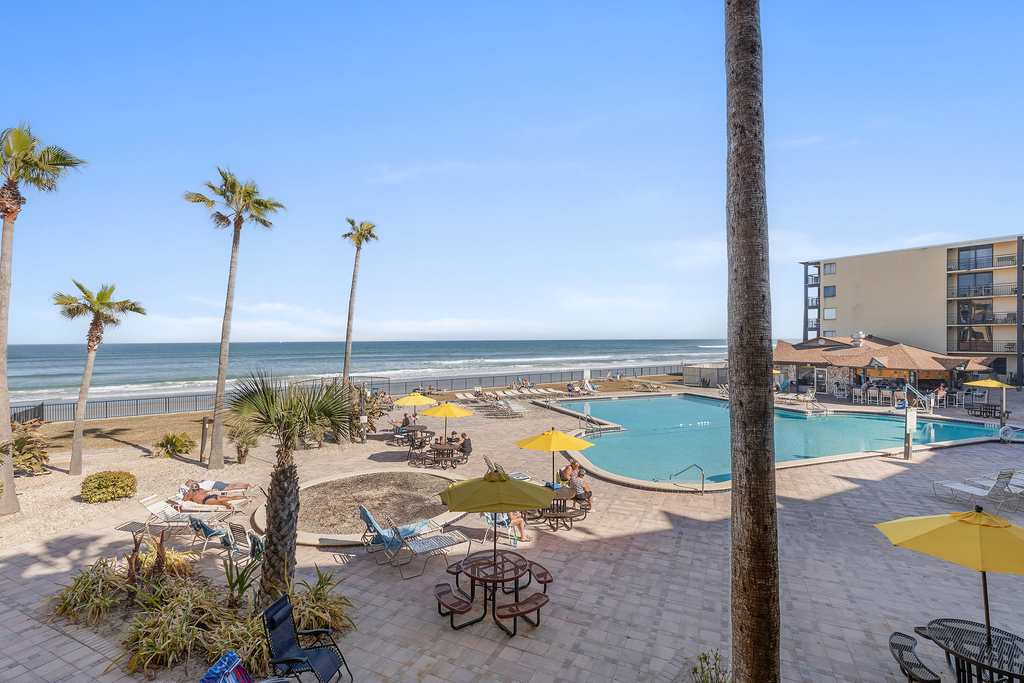Hawaiian Inn 422