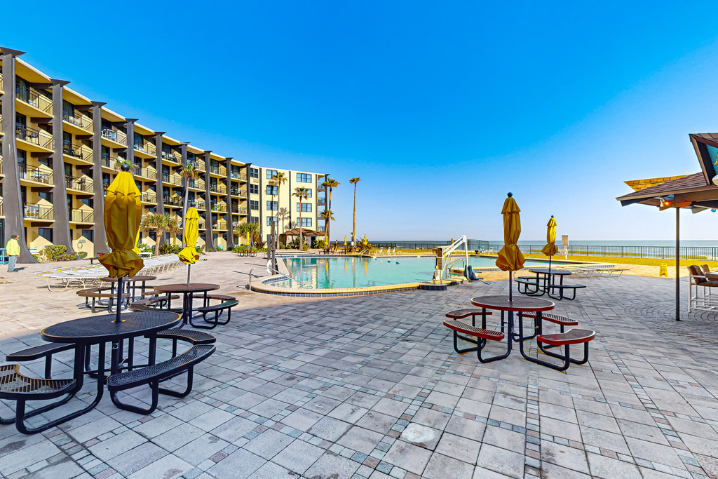 Hawaiian Inn 322