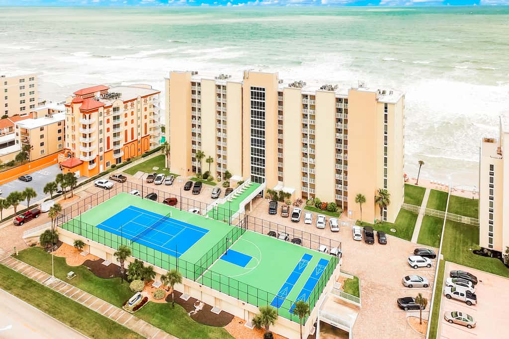 Shores Club 1002