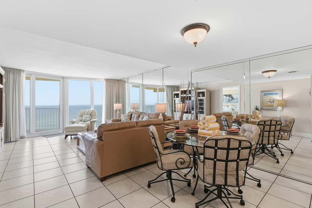 Shores Club 1002