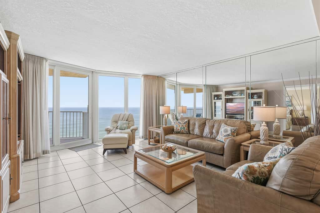 Shores Club 1002