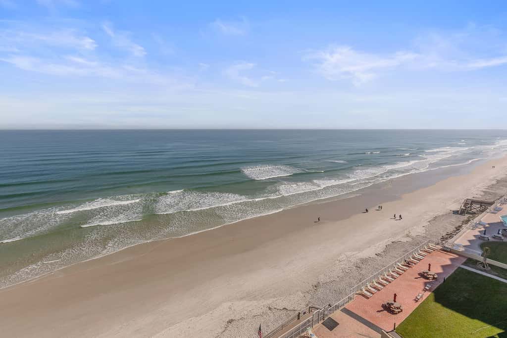 Shores Club 1002
