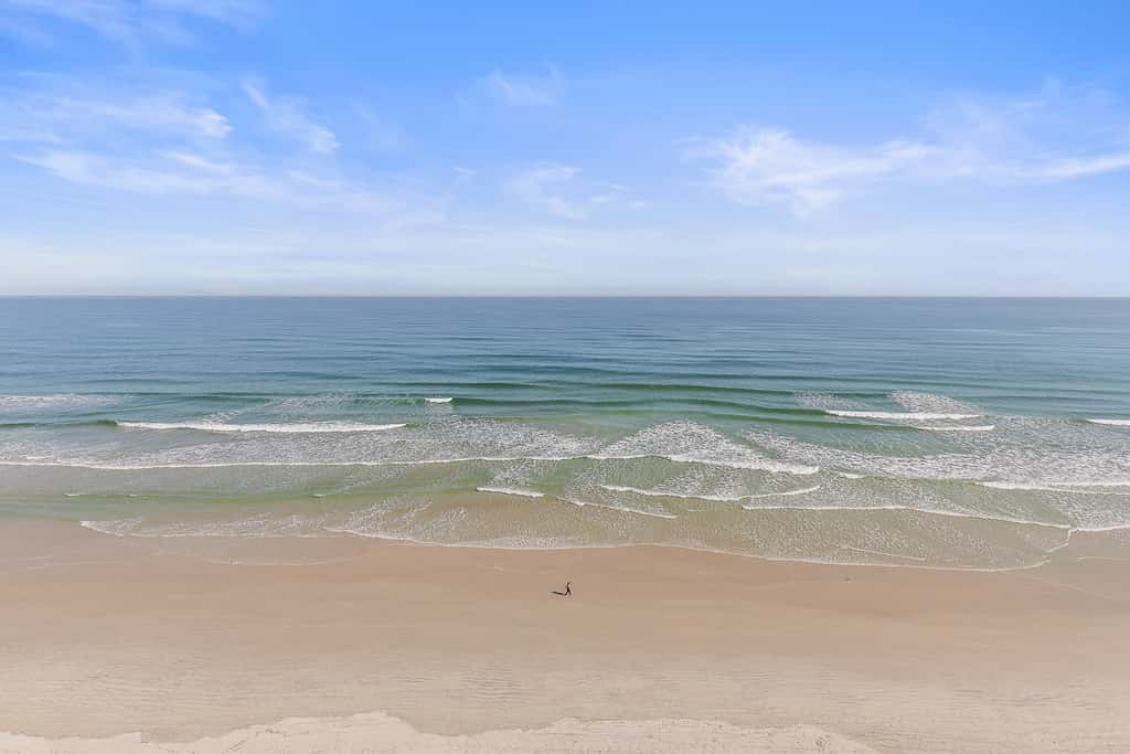 Shores Club 1002