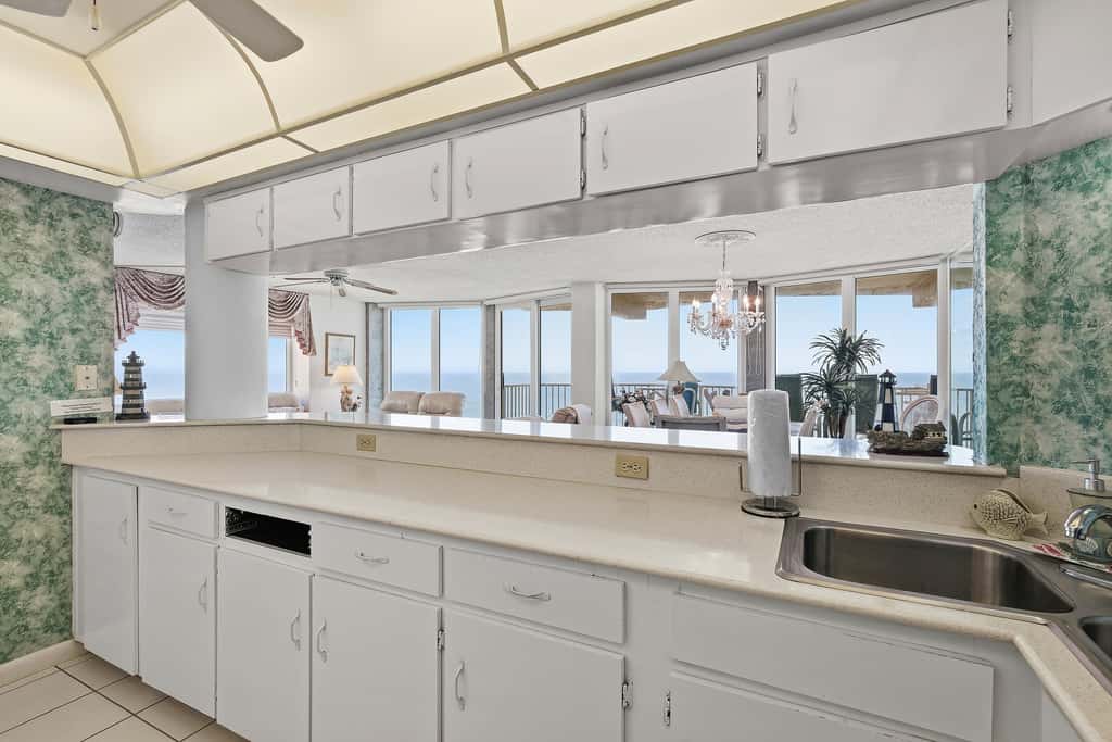 Shores Club 701 - Elegance by the Sea