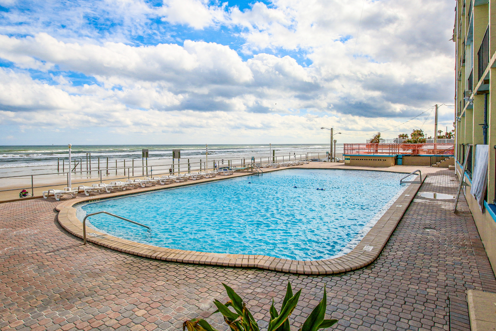 Daytona Inn 225 - Ocean Paradise