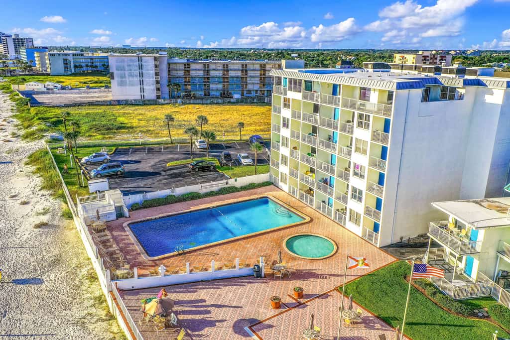 Ground Floor Oceanfront Condo with Pools & Easy Beach Access