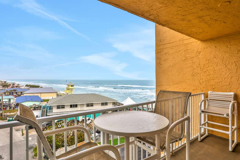 Relaxed Oceanview Condo with Pool, Balcony & Steps to the Sand