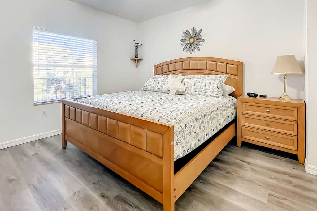 Relaxing Condo w/ Balcony, Pools, Tennis & Steps to Beach