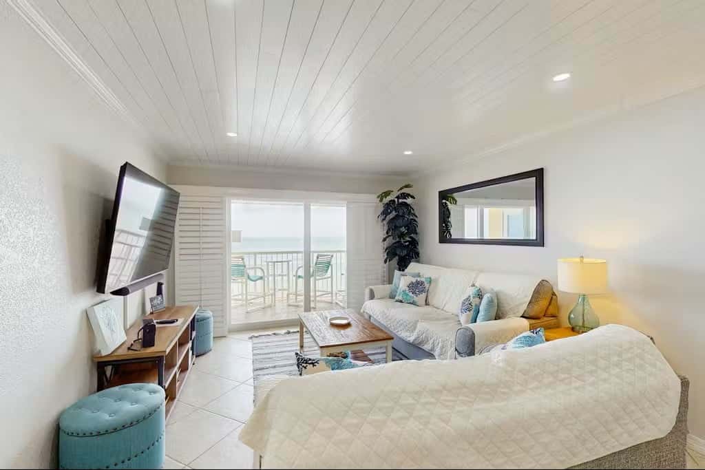 Point East 302 -Just Beachy