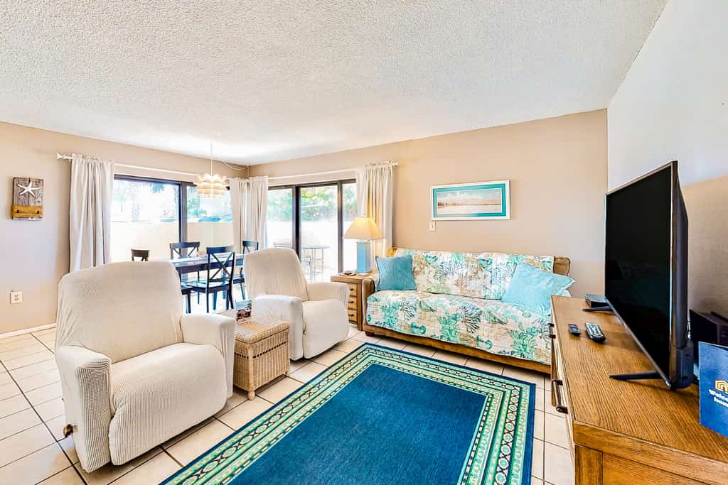 Oceanfront Condo with Pool & Patio – Peaceful Beachside Vibes