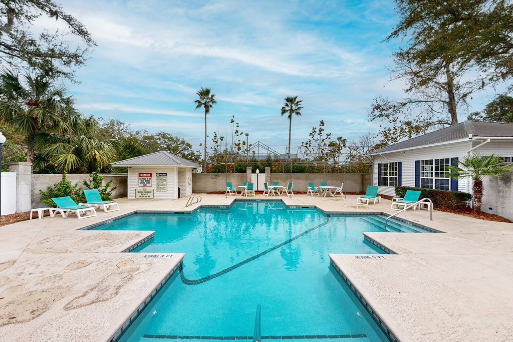 Island Square 401