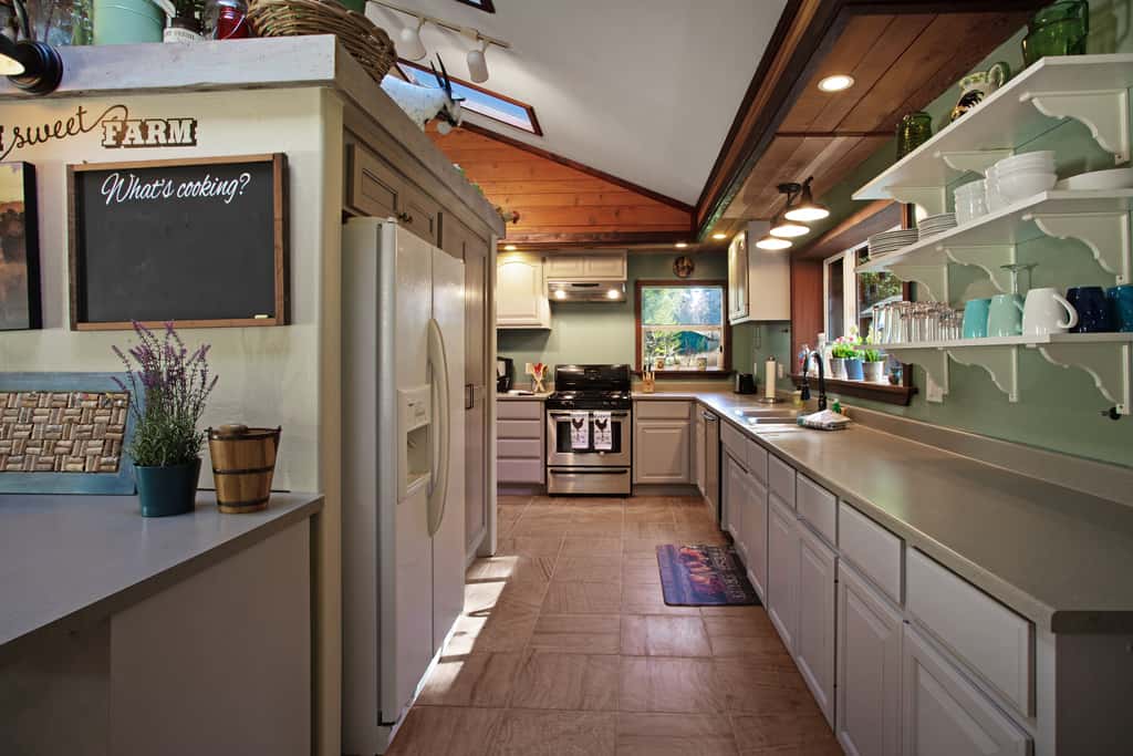 Tree-lined Home with Hot Tub, Firepit & Large Yard
