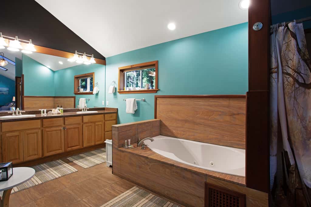 Tree-lined Home with Hot Tub, Firepit & Large Yard