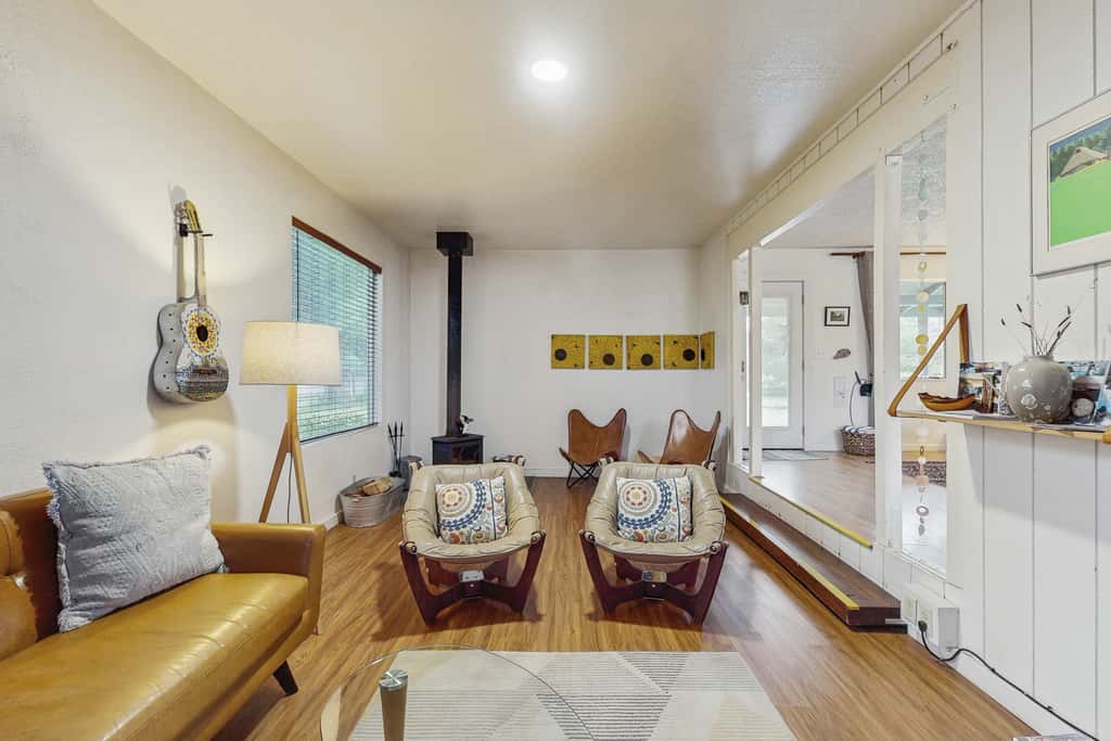 Charming Pet Friendly Cottage with Hot Tub