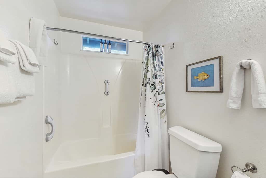 Charming Pet Friendly Cottage with Hot Tub