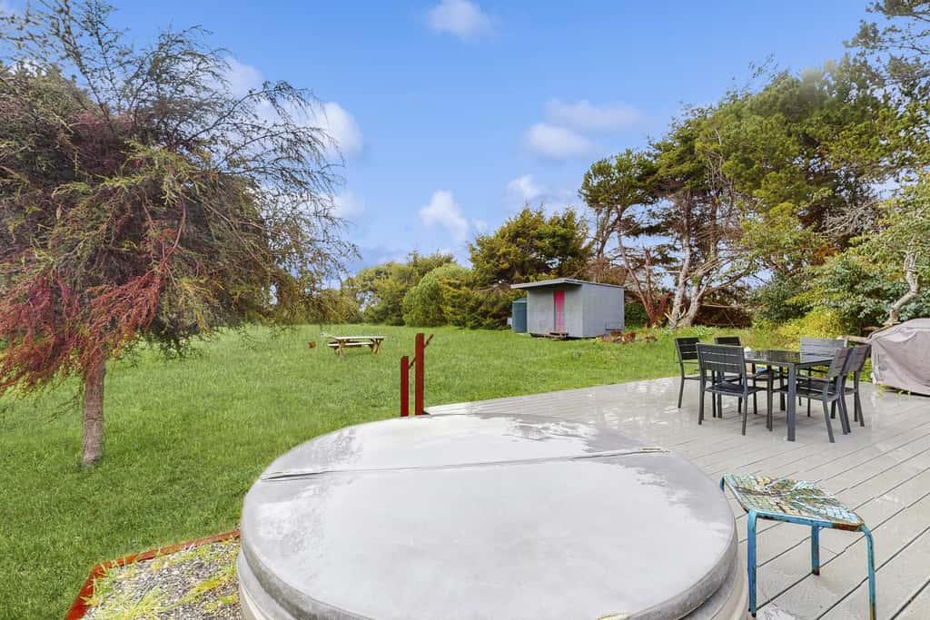 Charming Pet Friendly Cottage with Hot Tub