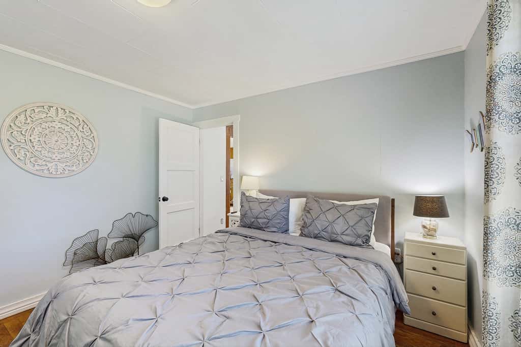 Coastal Cottage - Hot Tub, Yard, Pets Welcome