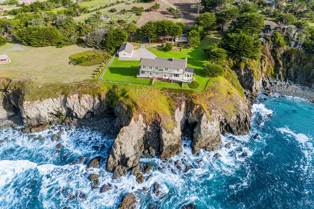 Cantus Cove Estate