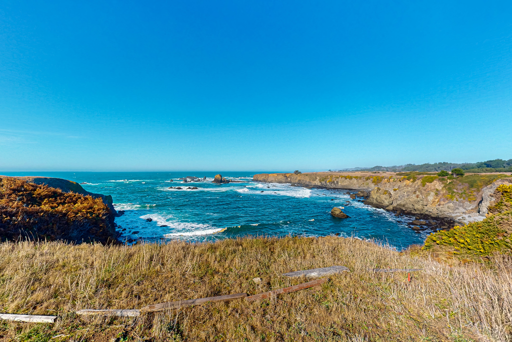 Oceanfront Retreat Close to Activities & the Beach