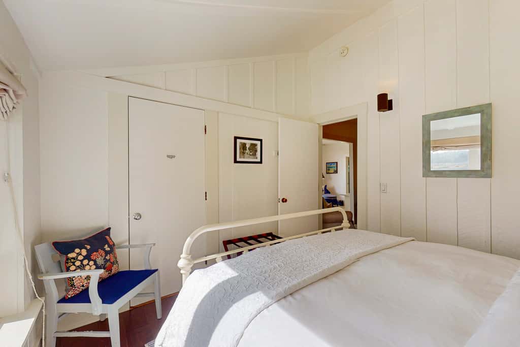 Oceanfront Elk Cottage - Deck, Views & 7 Acres