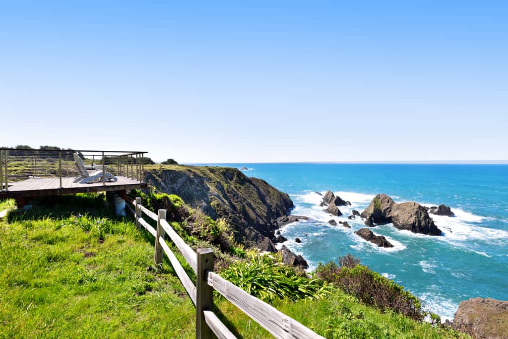 Oceanfront Elk Cottage - Deck, Views & 7 Acres