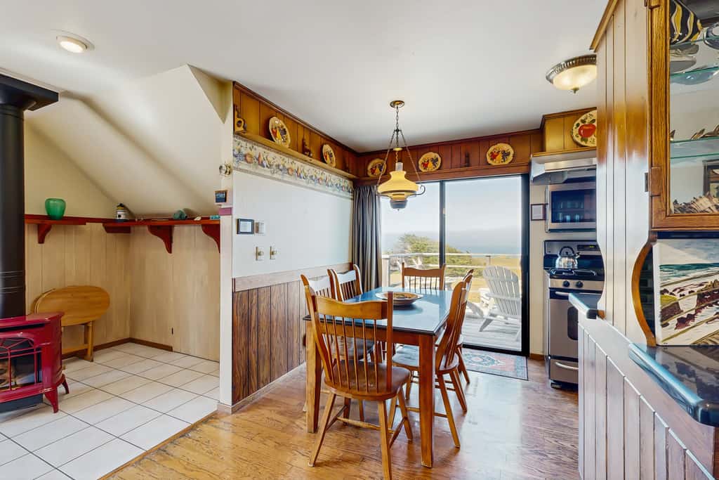 Oceanfront Home - Stunning Views & Private Hot Tub