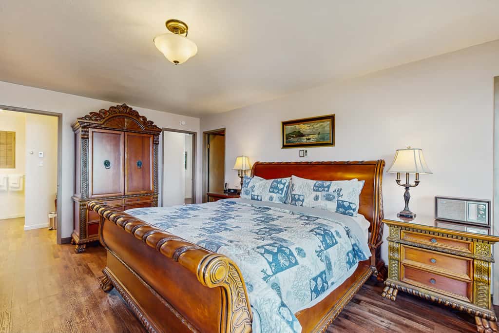 Oceanfront Home - Stunning Views & Private Hot Tub