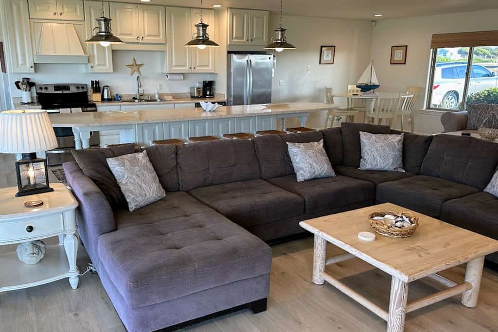 Shell Seeker
Host all your friends or bring the whole family, sleeps 14 - to this five-bedroom dream home with its open floor plan within walking distance to one of the most popular beaches on the Mendocino Coast. Floor-to-ceiling windows provide incredible views. Shell Seeker enjoys private access to Seaside Beach just steps away and known for abundant sand dollars.