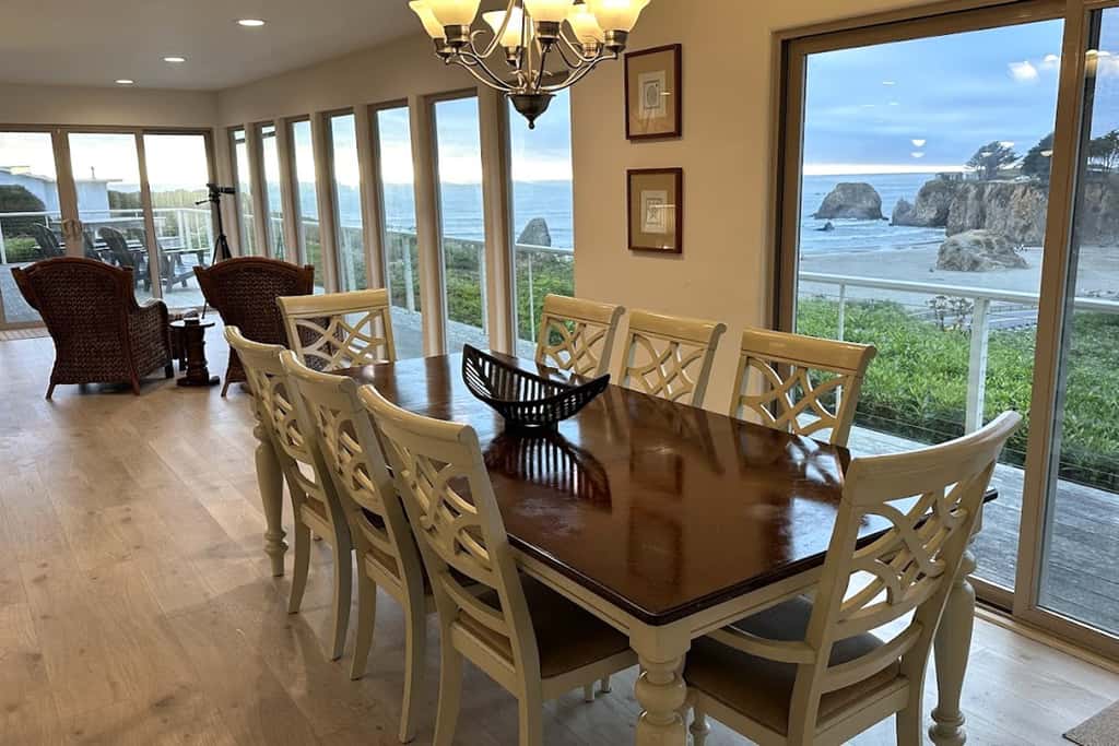 Oceanfront Haven - Hot Tub & Private Beach Access