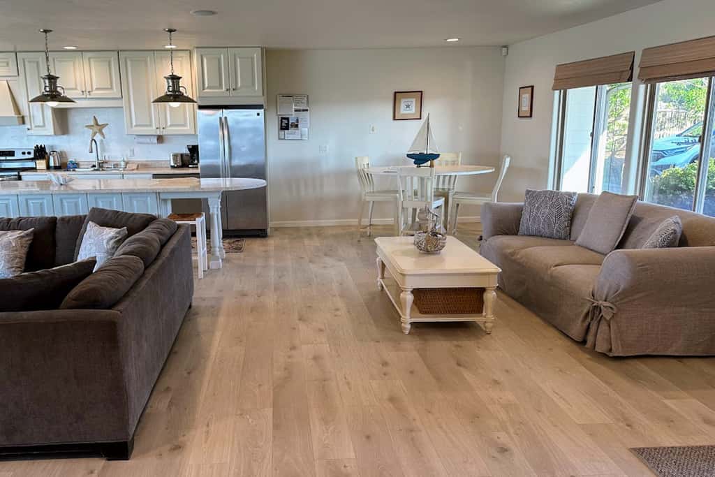 Oceanfront Haven - Hot Tub & Private Beach Access