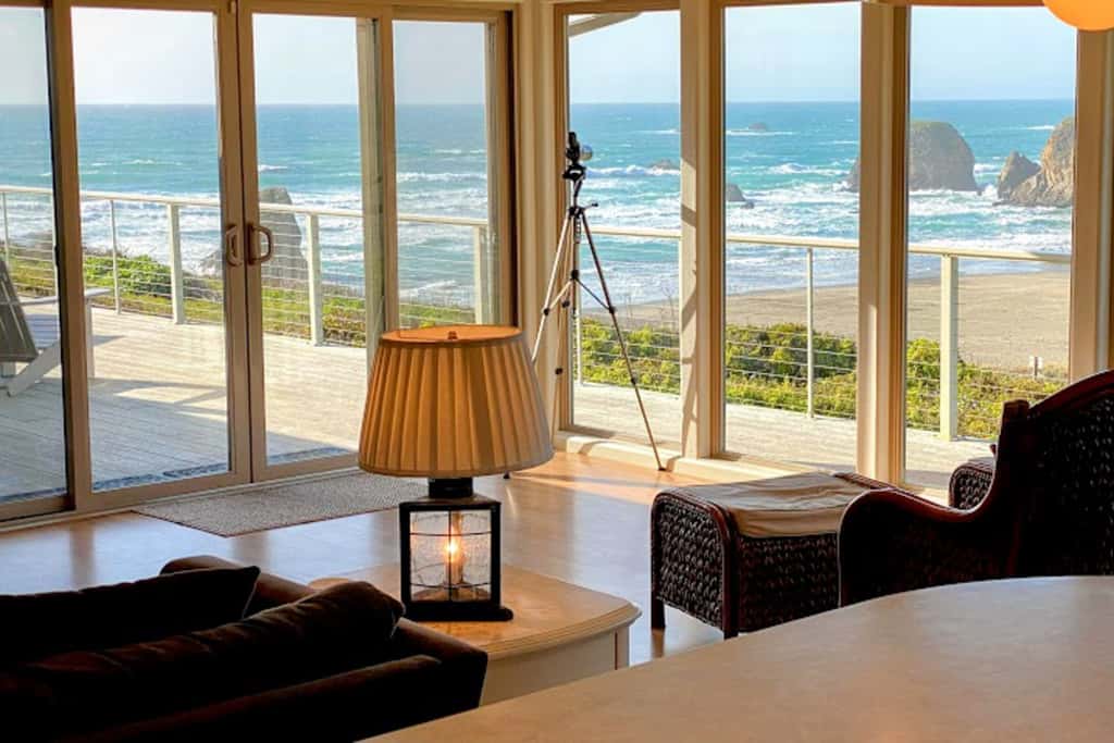 Oceanfront Haven - Hot Tub & Private Beach Access
