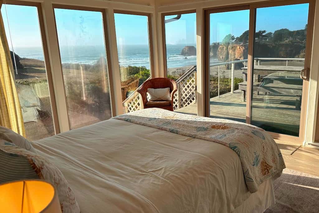 Oceanfront Haven - Hot Tub & Private Beach Access