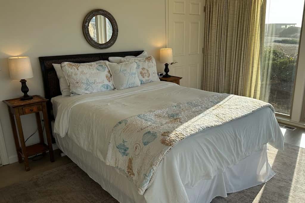 Oceanfront Haven - Hot Tub & Private Beach Access