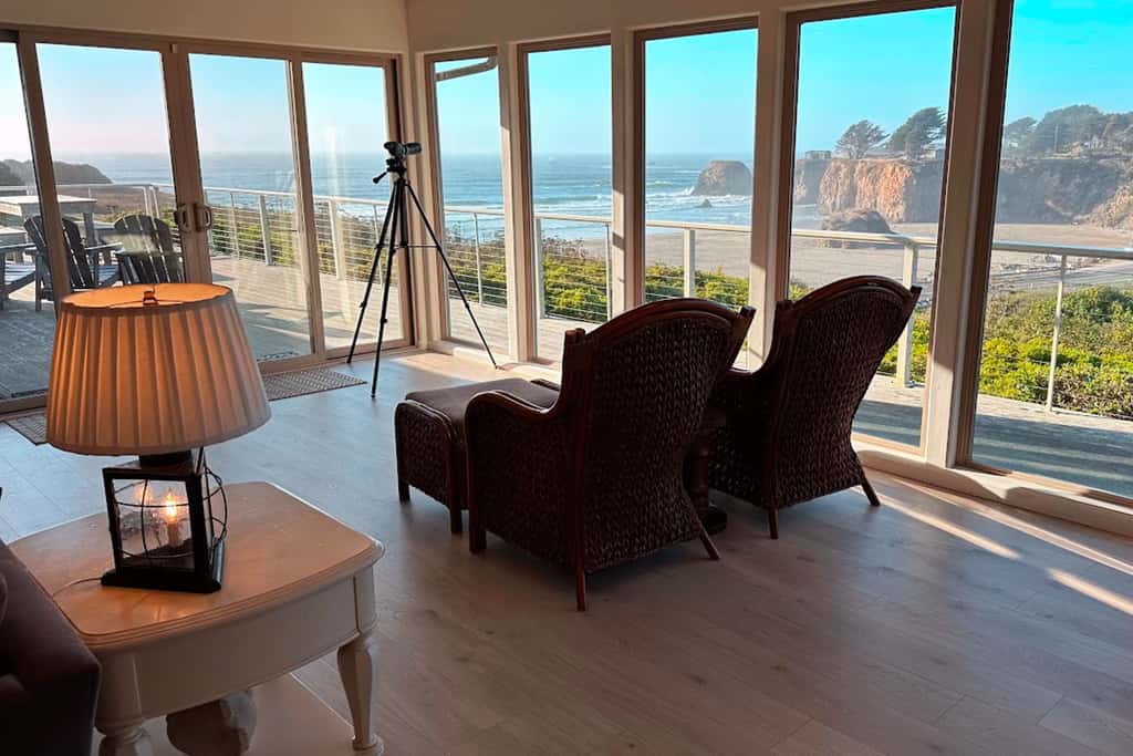 Oceanfront Haven - Hot Tub & Private Beach Access
