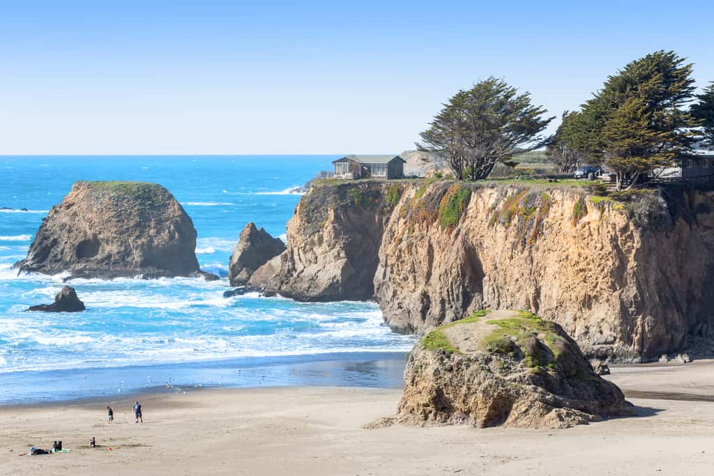 Oceanfront Haven - Hot Tub & Private Beach Access