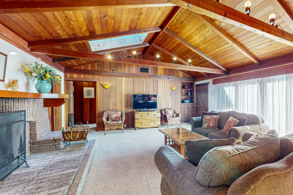Oceanview home - Hot tub & Steps to Russian Gulch