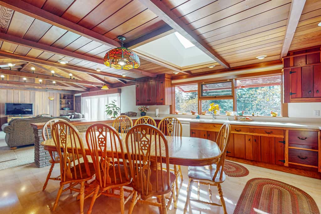 Oceanview home - Hot tub & Steps to Russian Gulch