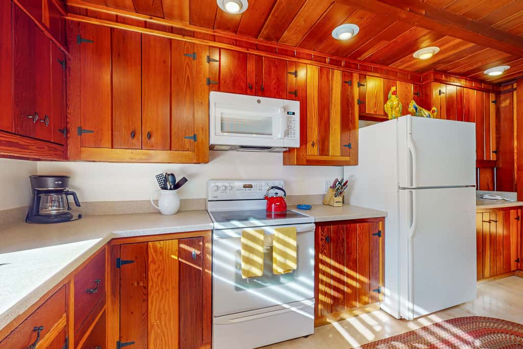 Oceanview home - Hot tub & Steps to Russian Gulch