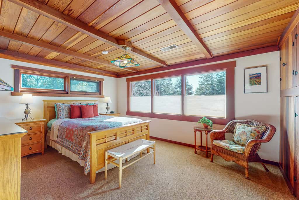 Oceanview home - Hot tub & Steps to Russian Gulch