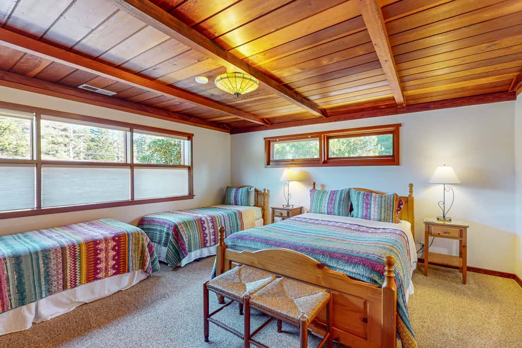 Oceanview home - Hot tub & Steps to Russian Gulch