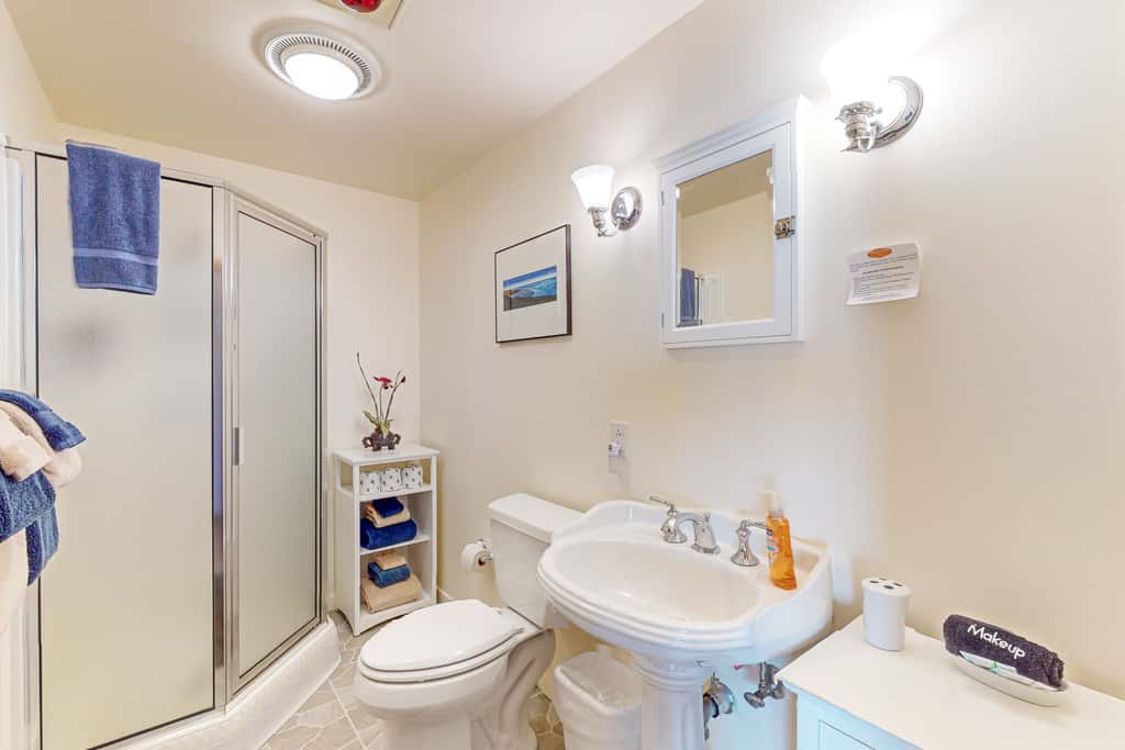 Oceanview home - Hot tub & Steps to Russian Gulch