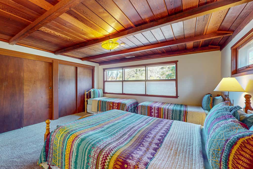 Oceanview home - Hot tub & Steps to Russian Gulch