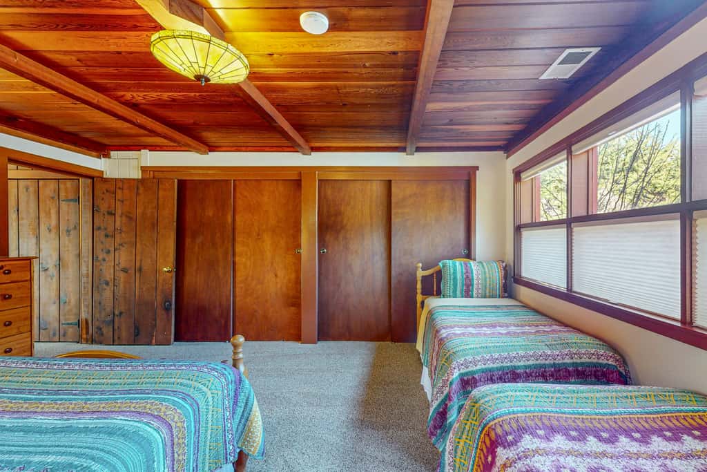 Oceanview home - Hot tub & Steps to Russian Gulch