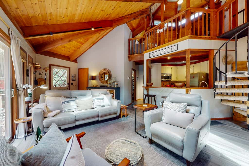 Mendocino Cozy Cabin-Large Patio, Grill & Garden