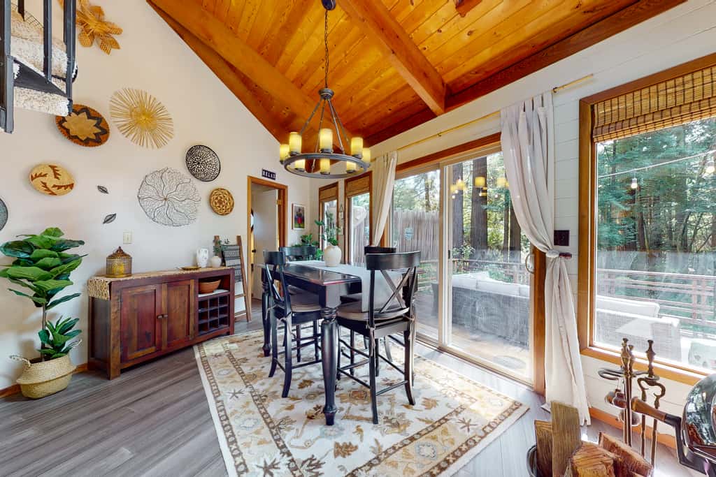 Mendocino Cozy Cabin-Large Patio, Grill & Garden
