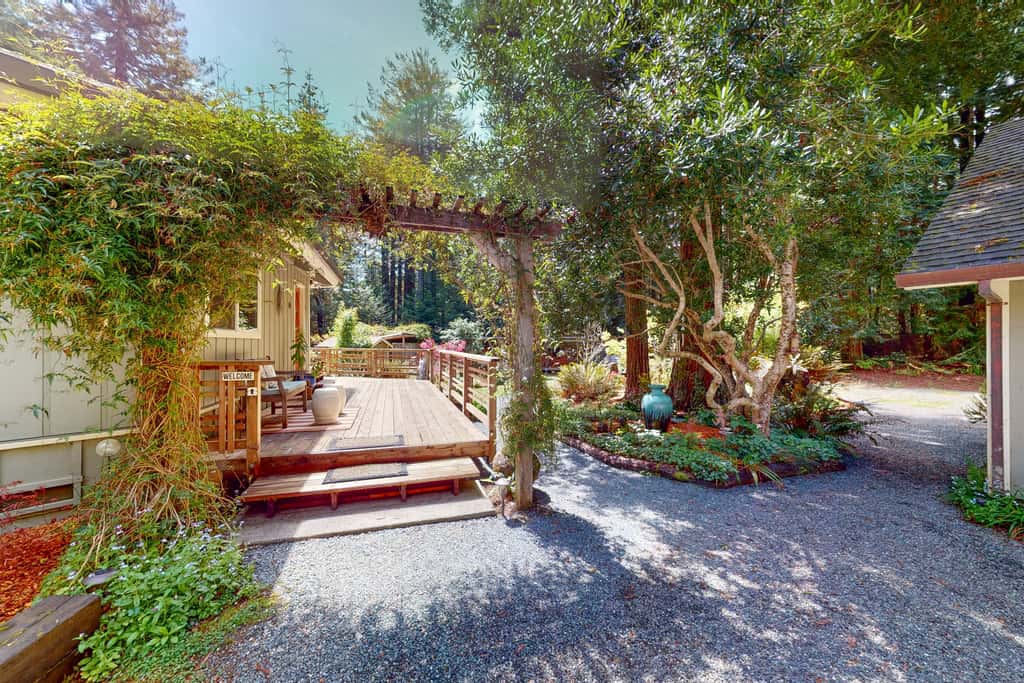 Mendocino Cozy Cabin-Large Patio, Grill & Garden