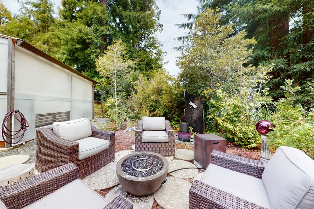 Mendocino Cozy Cabin-Large Patio, Grill & Garden