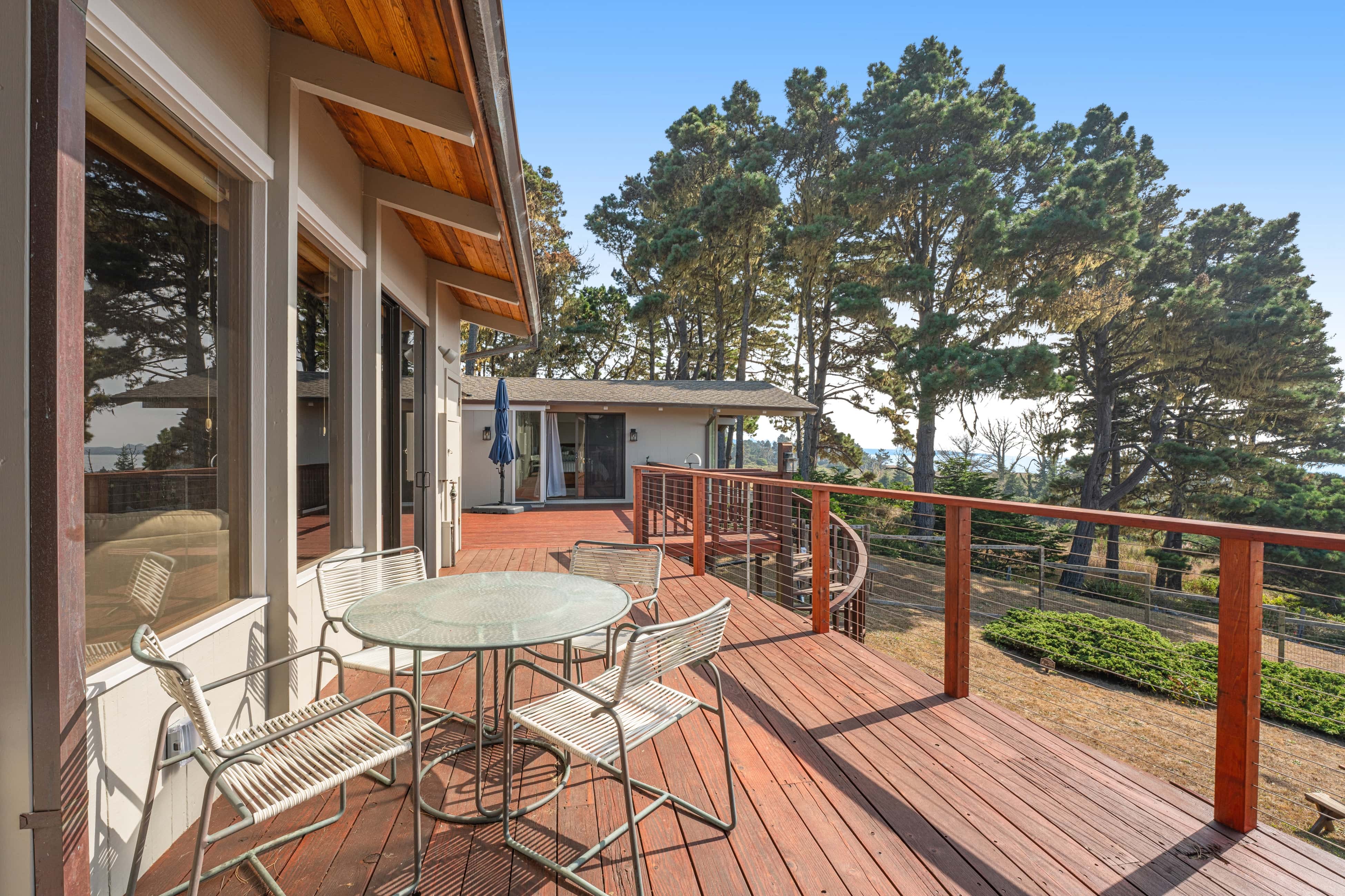 Large Mendocino Oceanfront Home - Walk to Trails
