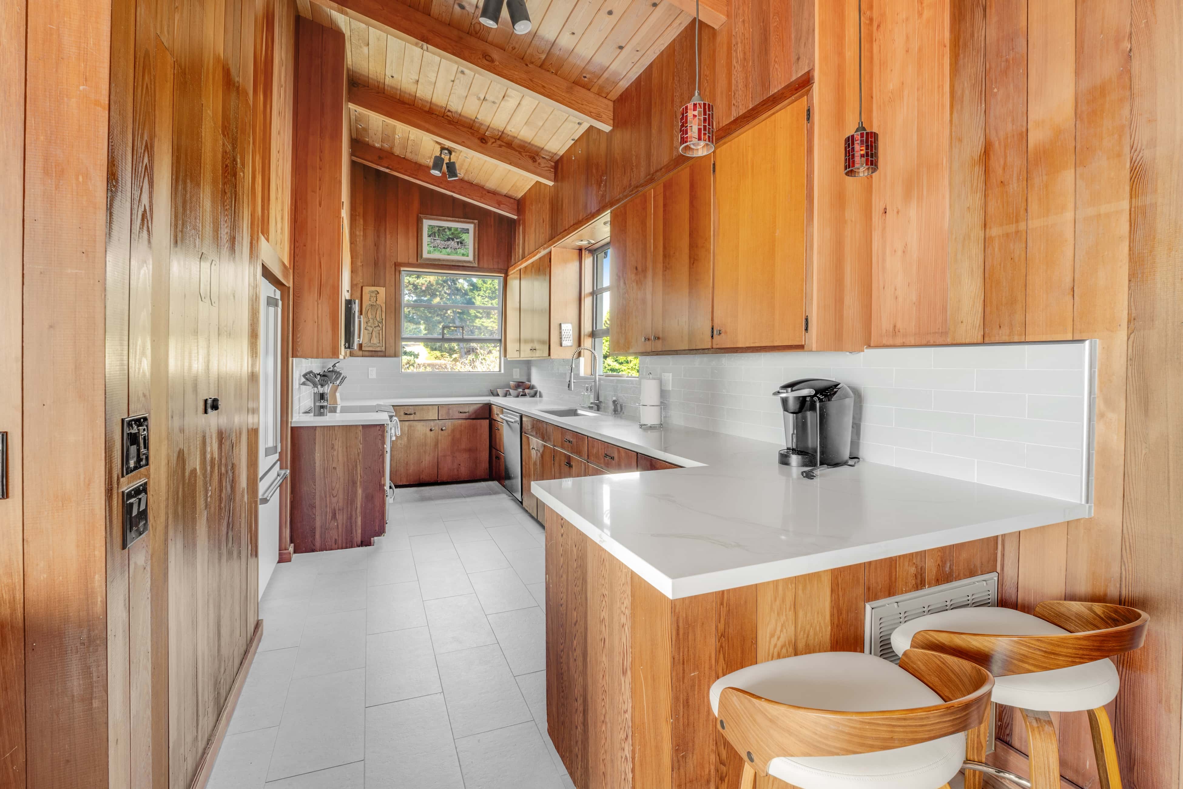 Large Mendocino Oceanfront Home - Walk to Trails