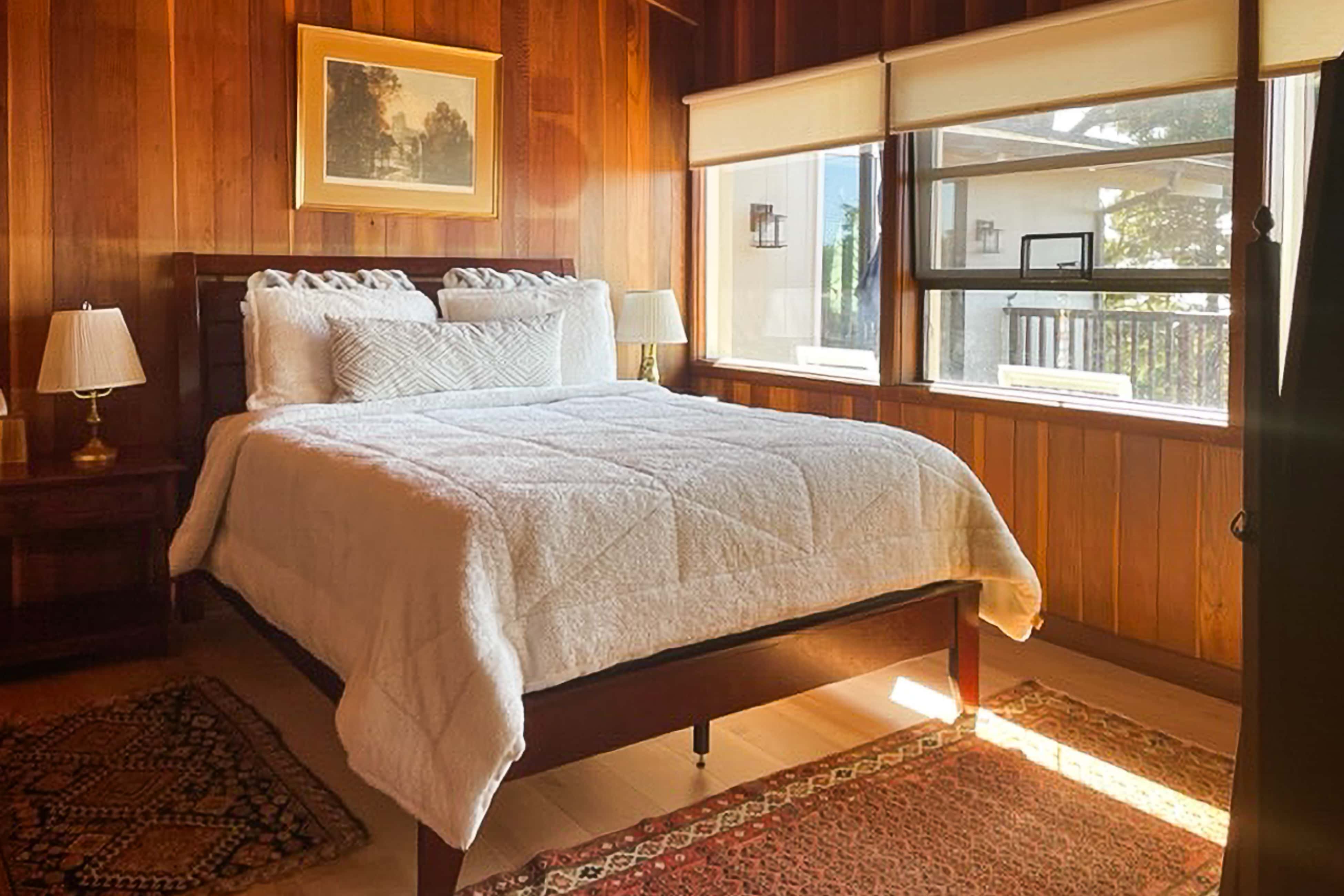 Large Mendocino Oceanfront Home - Walk to Trails